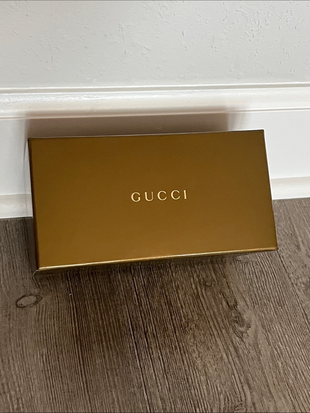 Gucci Metallic Gold Logo Sunglasses box